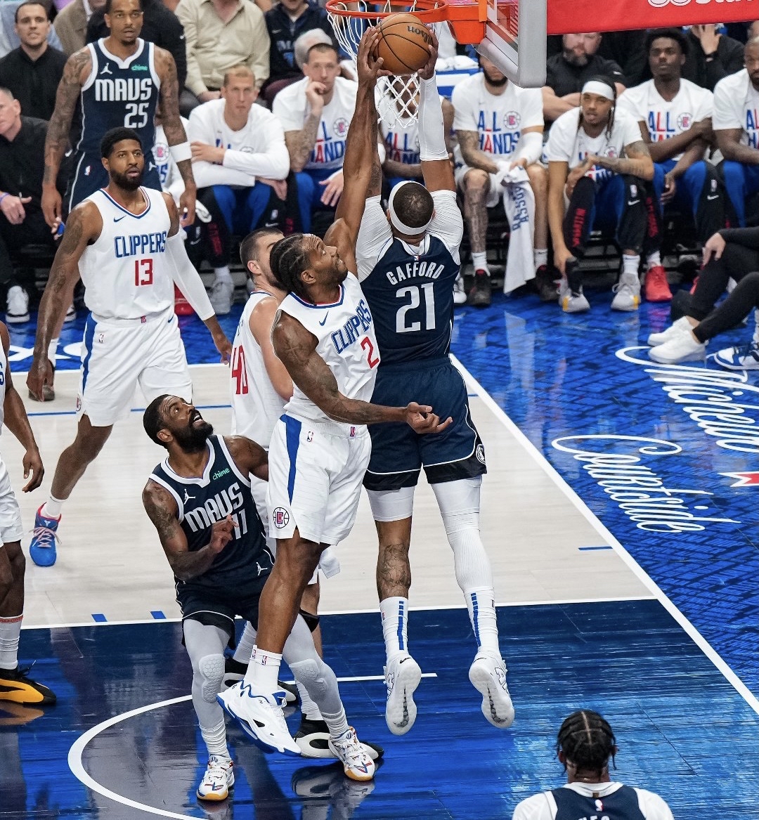 华盛顿奇才迎NBA季后赛关键赛；加时末段复出首秀；质疑声四起；更衣室氛围转暖的简单介绍