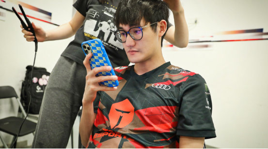 关于Karsa在中国队比赛中战术调整,高光表现引发热议!的信息 关于Karsa在中国队比赛中战术调整,高光表现引发热议!的信息