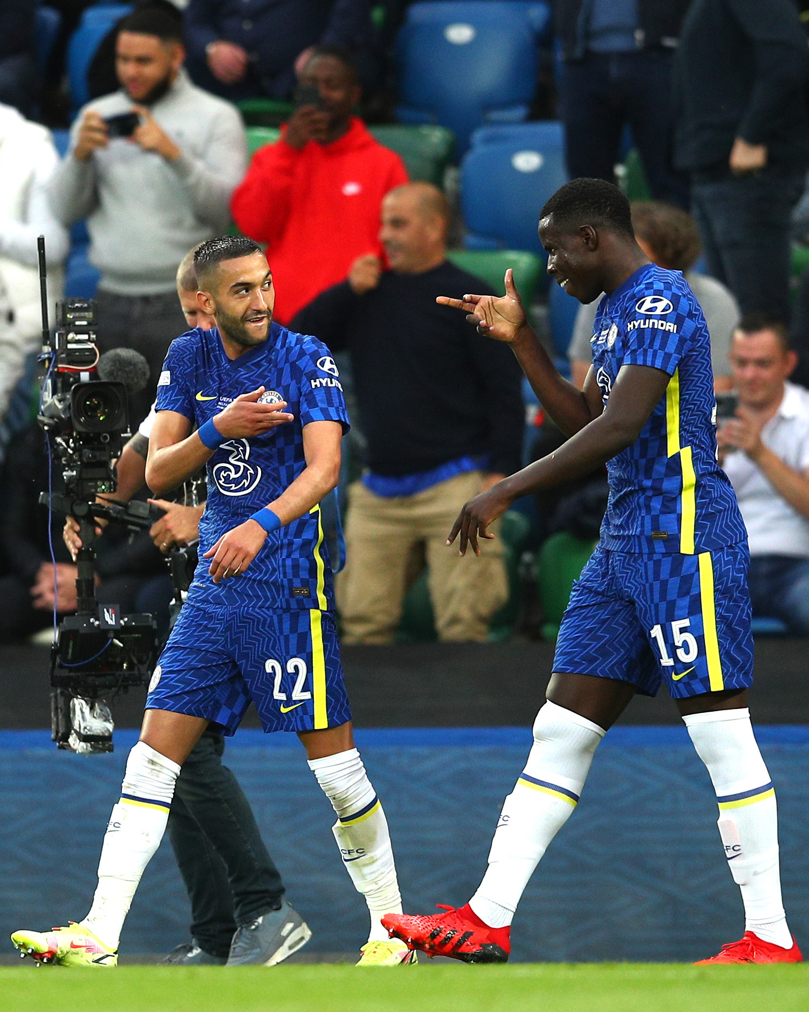 包含北京首钢发布备战花絮；国际比赛日复出首秀；欧超杯任务艰巨；赛季目标并未改变的词条